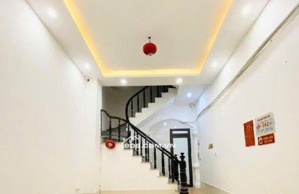 Bán Nhà ĐỊNH CÔNG, 39m², 6 Tầng, Ô Tô Đỗ Cửa, Kinh Doanh Đỉnh Cao, Chỉ 7.2 Tỷ